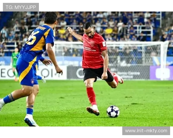 奥纳纳远射破门,维拉中场展现攻击力 奥纳纳远射破门,维拉中场展现攻击力