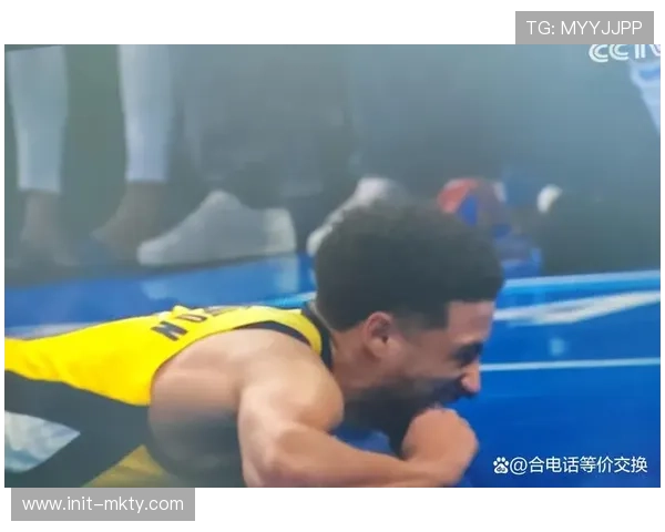 元老赛冠军伯顿亮相，虽败犹荣，现场观众送上鼓励