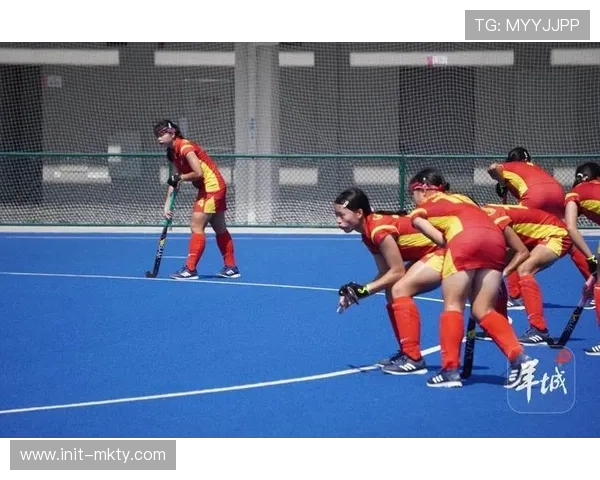 云浮全运会曲棍球场响起生日歌,志愿者为多支代表队运动员送上平安扣祝福 云浮全运会曲棍球场响起生日歌,志愿者为多支代表队运动员送上平安扣祝福